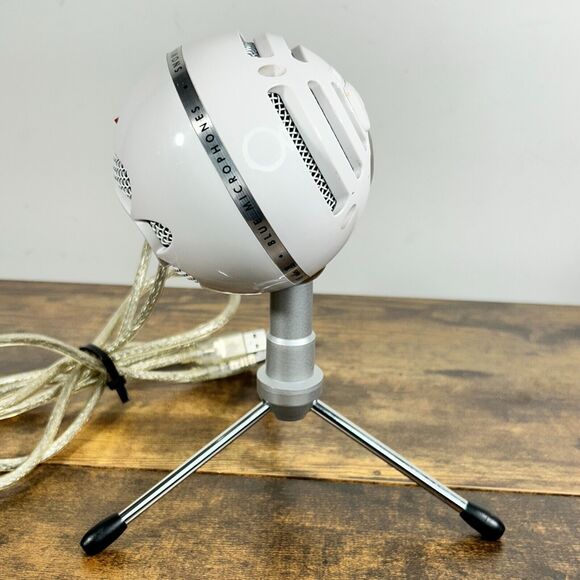 LOGITECH WHITE BLUE SNOWBALL ICE PLUG AND PLAY USB MICROPHONE - Picture 11 of 13